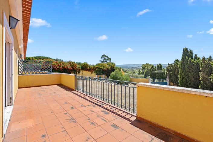 Image No.24-23 Bed Mansion for sale