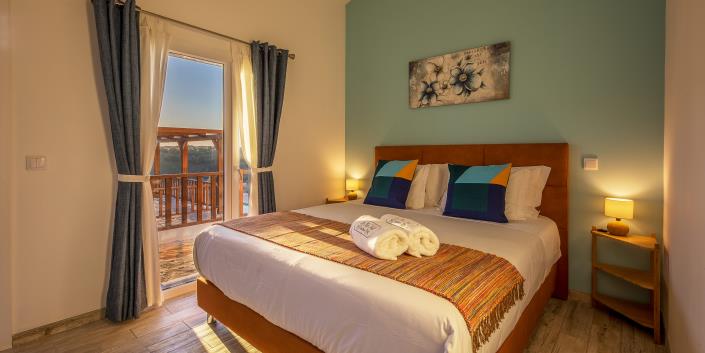 Image No.7-8 Bed Country Property for sale