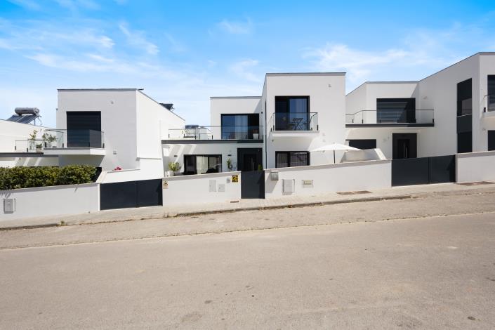 Image No.27-3 Bed Villa for sale