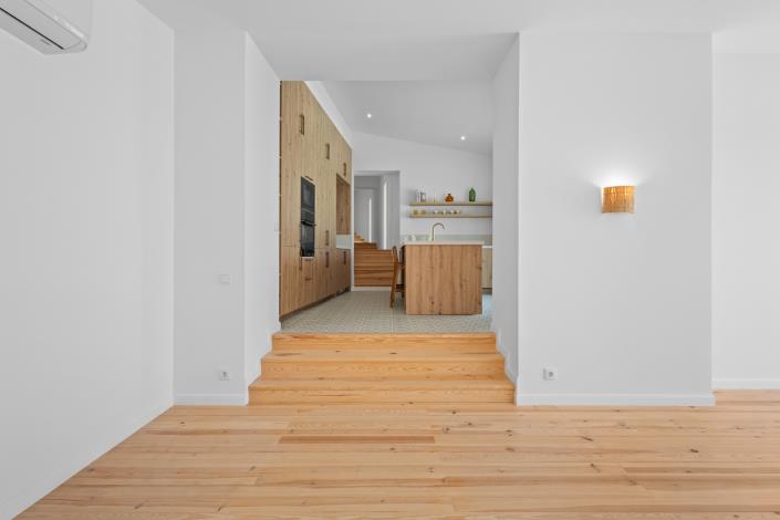 Image No.10-3 Bed Country House for sale