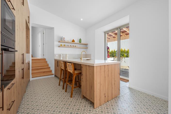 Image No.11-3 Bed Country House for sale