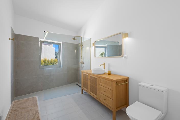 Image No.15-3 Bed Country House for sale