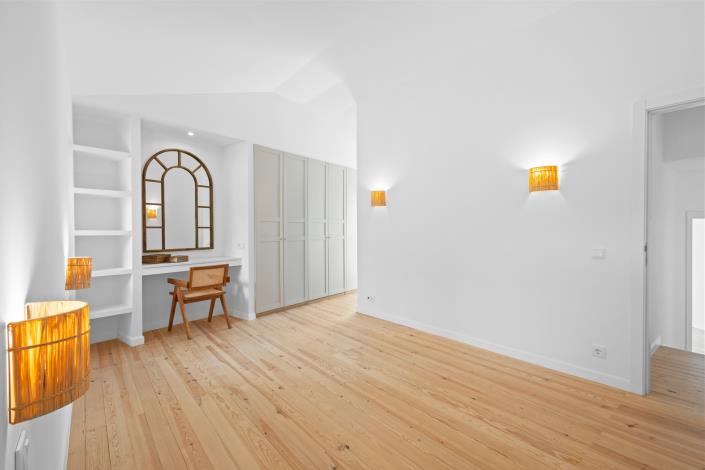 Image No.24-3 Bed Country House for sale