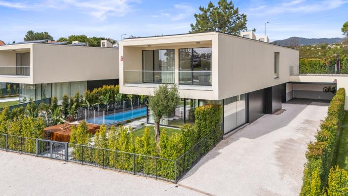 Image No.1-4 Bed House/Villa for sale