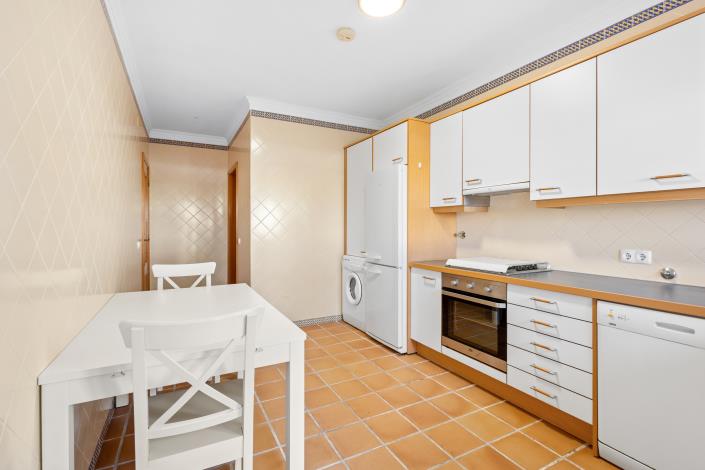 Image No.13-4 Bed Apartment for sale