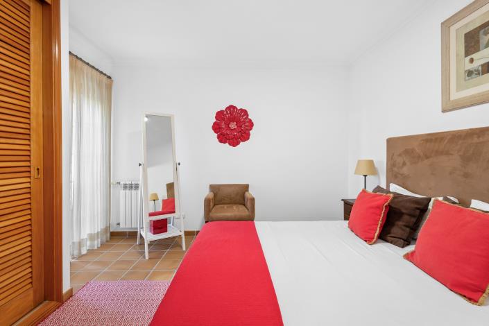 Image No.21-4 Bed Apartment for sale