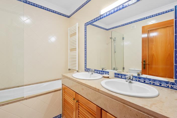 Image No.22-4 Bed Apartment for sale