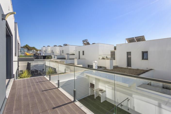 Image No.17-3 Bed Villa / Detached for sale