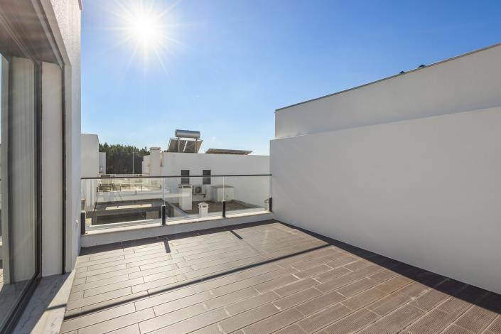 Image No.21-3 Bed Villa / Detached for sale