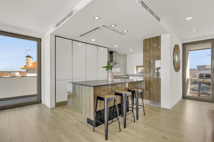 Image No.10-4 Bed Villa / Detached for sale