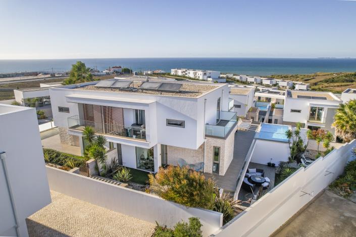 Image No.2-4 Bed Villa / Detached for sale