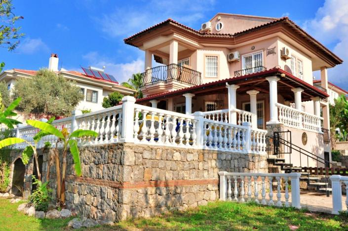 Image No.1-Villa / Détaché de 5 chambres à vendre à Ovacik