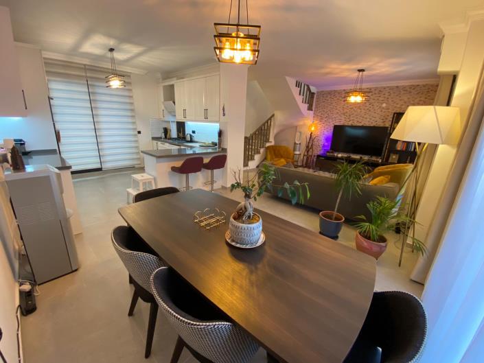 Image No.1-4 Bed House/Villa for sale