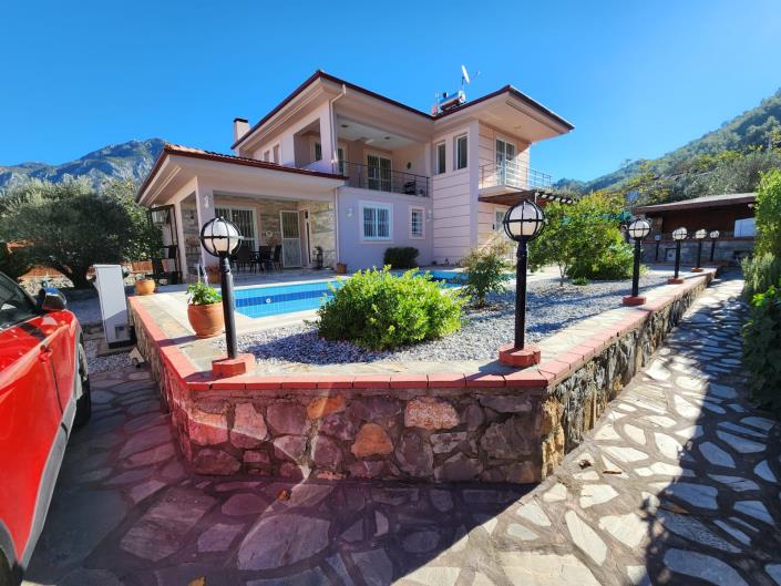 Image No.1-Villa / Détaché de 4 chambres à vendre à Uzumlu