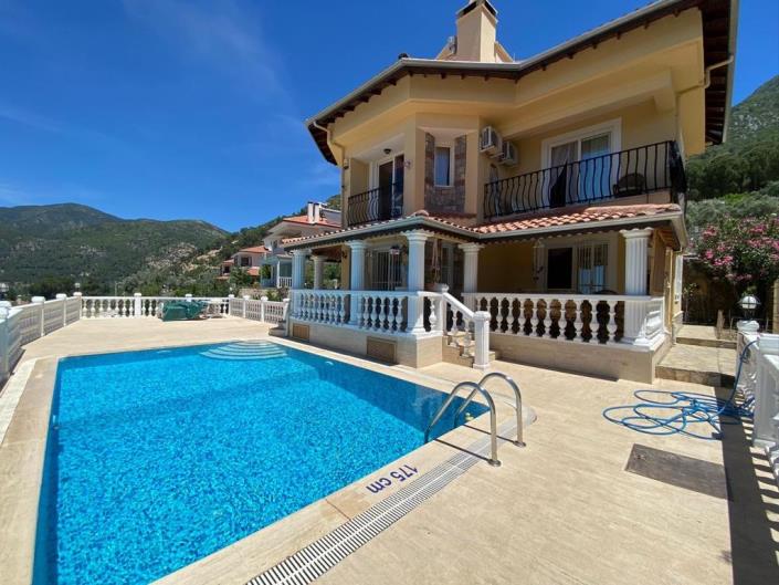 Image No.1-6 Bed Villa / Detached for sale
