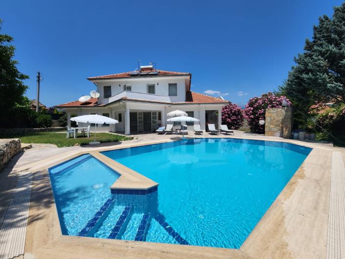 Image No.1-4 Bed Villa / Detached for sale