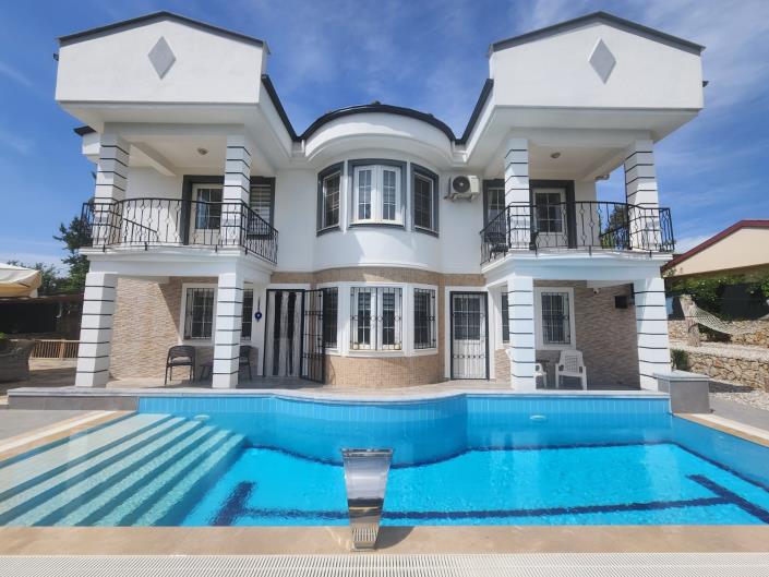 Image No.1-5 Bed House/Villa for sale
