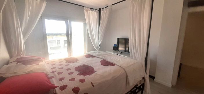 Image No.10-4 Bed Villa for sale