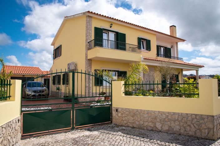 Image No.1-4 Bed Villa for sale