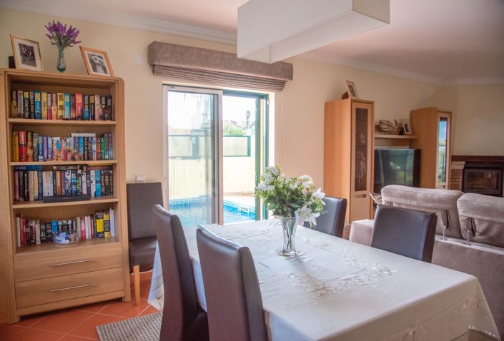 Image No.11-Villa de 4 chambres à vendre à Caldas da Rainha