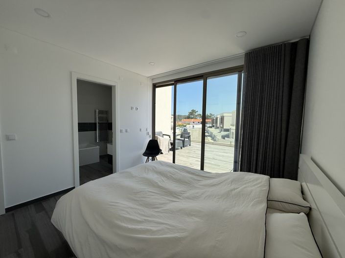 Image No.18-4 Bed Villa for sale