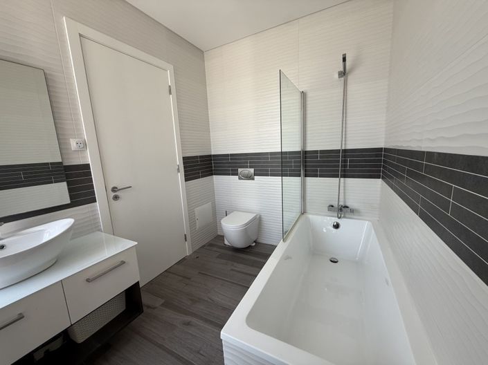 Image No.9-4 Bed Villa for sale