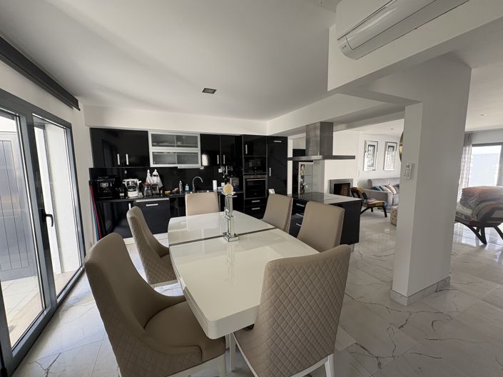 Image No.4-3 Bed Villa for sale