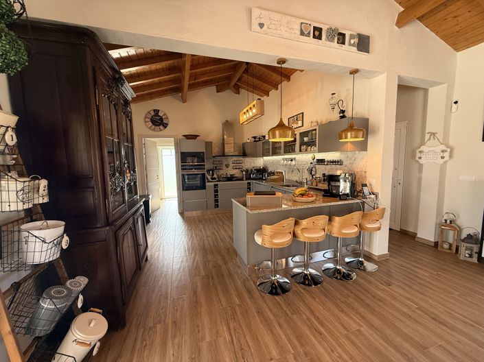 Image No.10-4 Bed Villa for sale