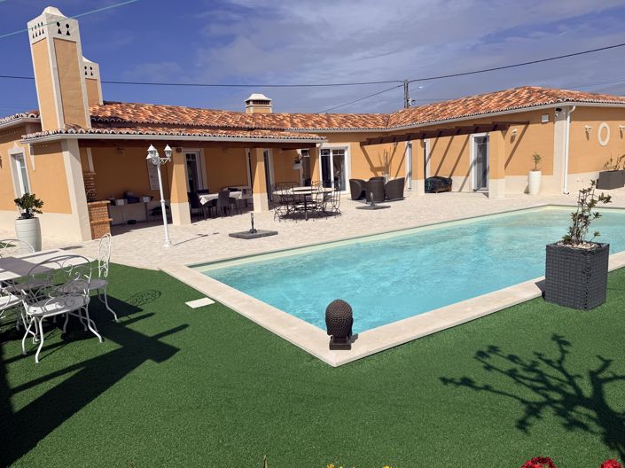 Image No.3-4 Bed Villa for sale