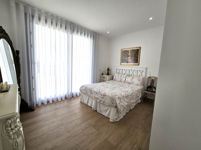 Image No.9-4 Bed Villa for sale