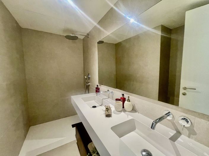 Image No.32-4 Bed Property for sale