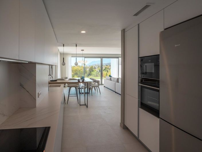 Image No.12-3 Bed Property for sale