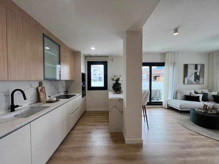 Image No.12-2 Bed Property for sale