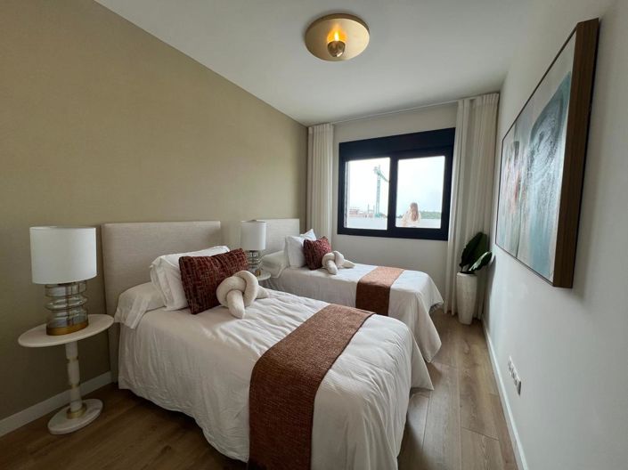 Image No.17-2 Bed Property for sale