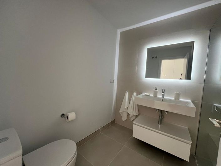 Image No.23-3 Bed Property for sale