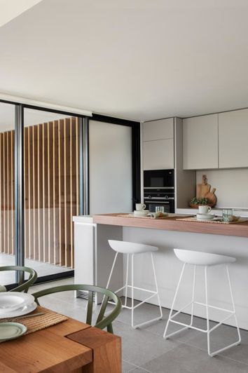 Image No.13-3 Bed Property for sale