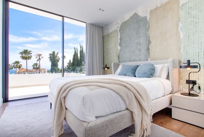 Image No.6-4 Bed Property for sale