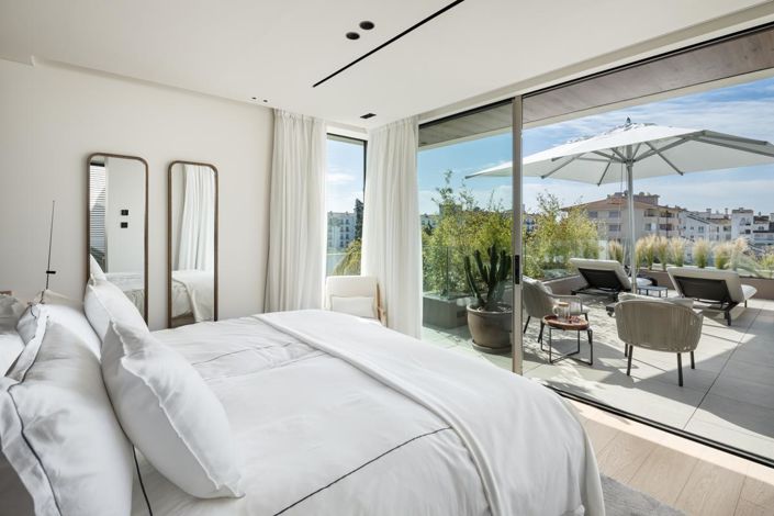 Image No.5-5 Bed Property for sale