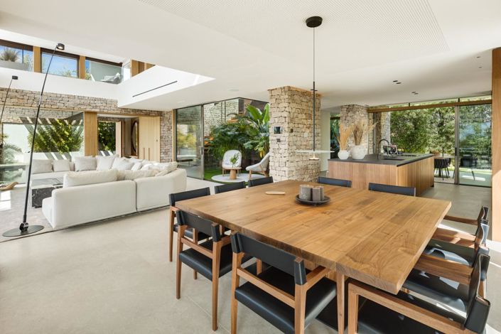 Image No.7-5 Bed Property for sale