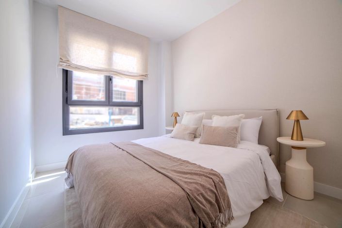 Image No.12-2 Bed Property for sale