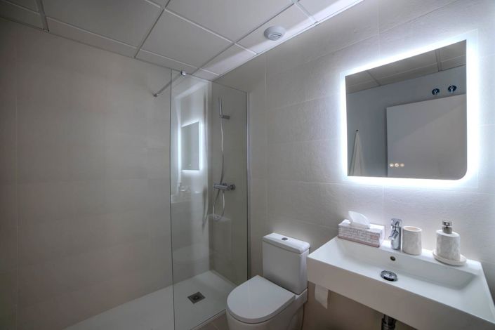 Image No.13-2 Bed Property for sale