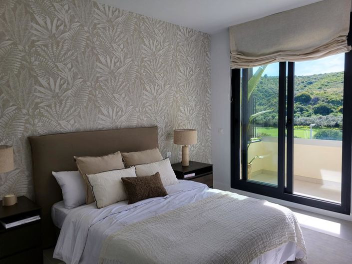 Image No.4-4 Bed Property for sale