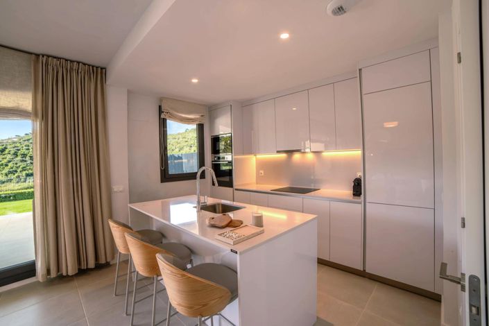 Image No.2-2 Bed Property for sale