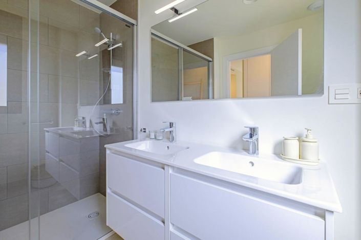 Image No.21-3 Bed Property for sale