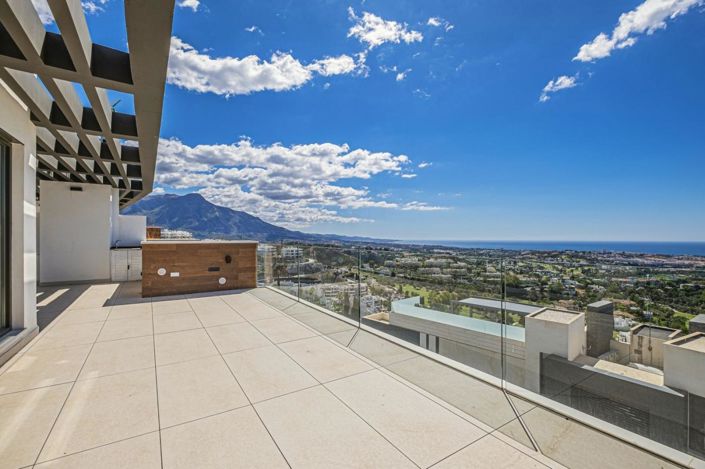 Image No.14-3 Bed Property for sale