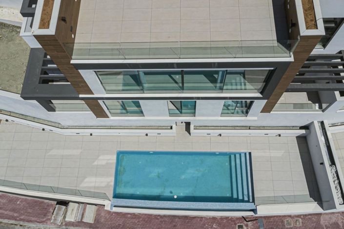 Image No.18-3 Bed Property for sale