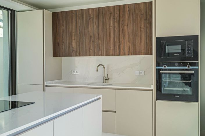 Image No.30-3 Bed Property for sale