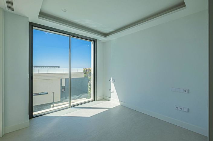 Image No.34-3 Bed Property for sale