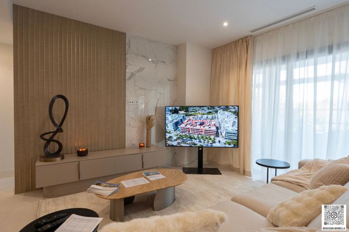 Image No.10-3 Bed Property for sale