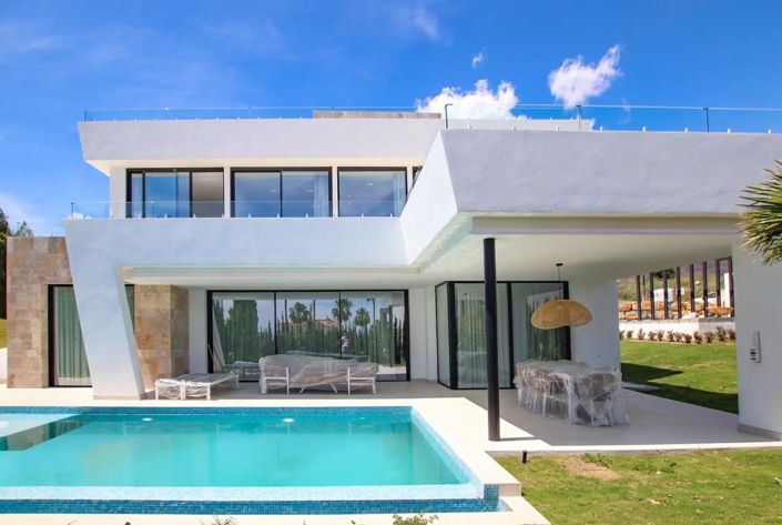 Image No.1-4 Bed Property for sale